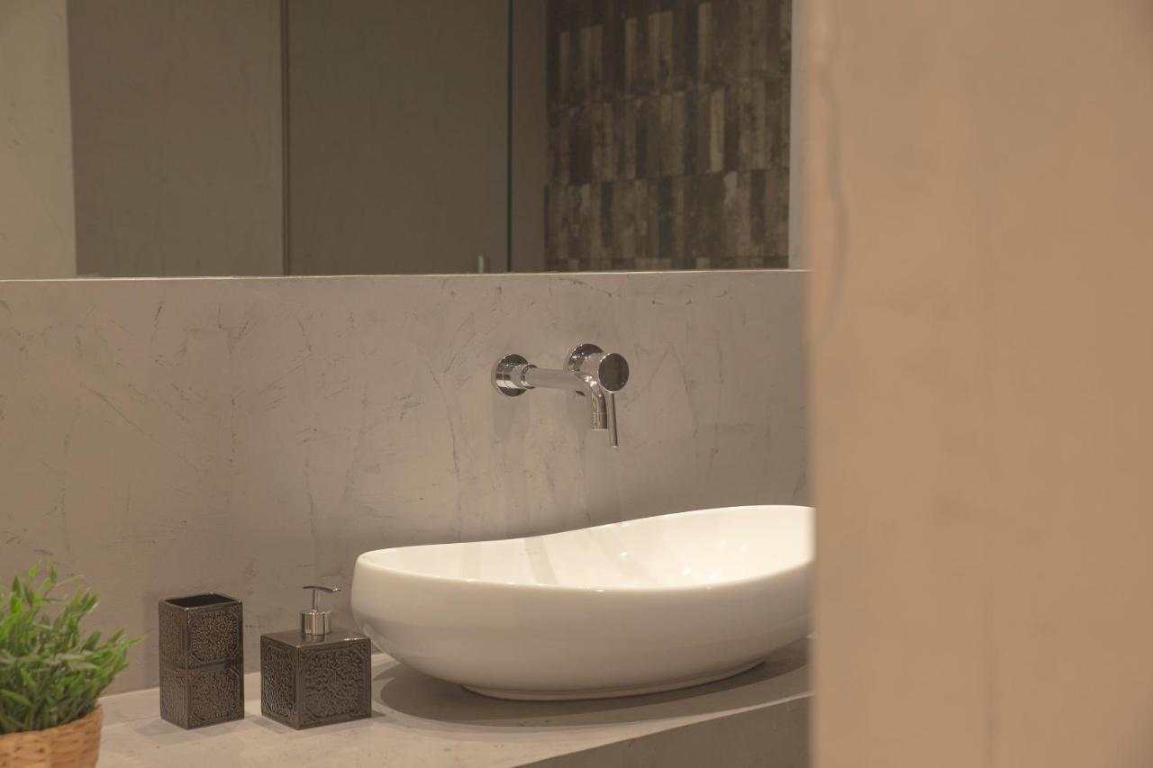 Apartment Living Stone Bronze *