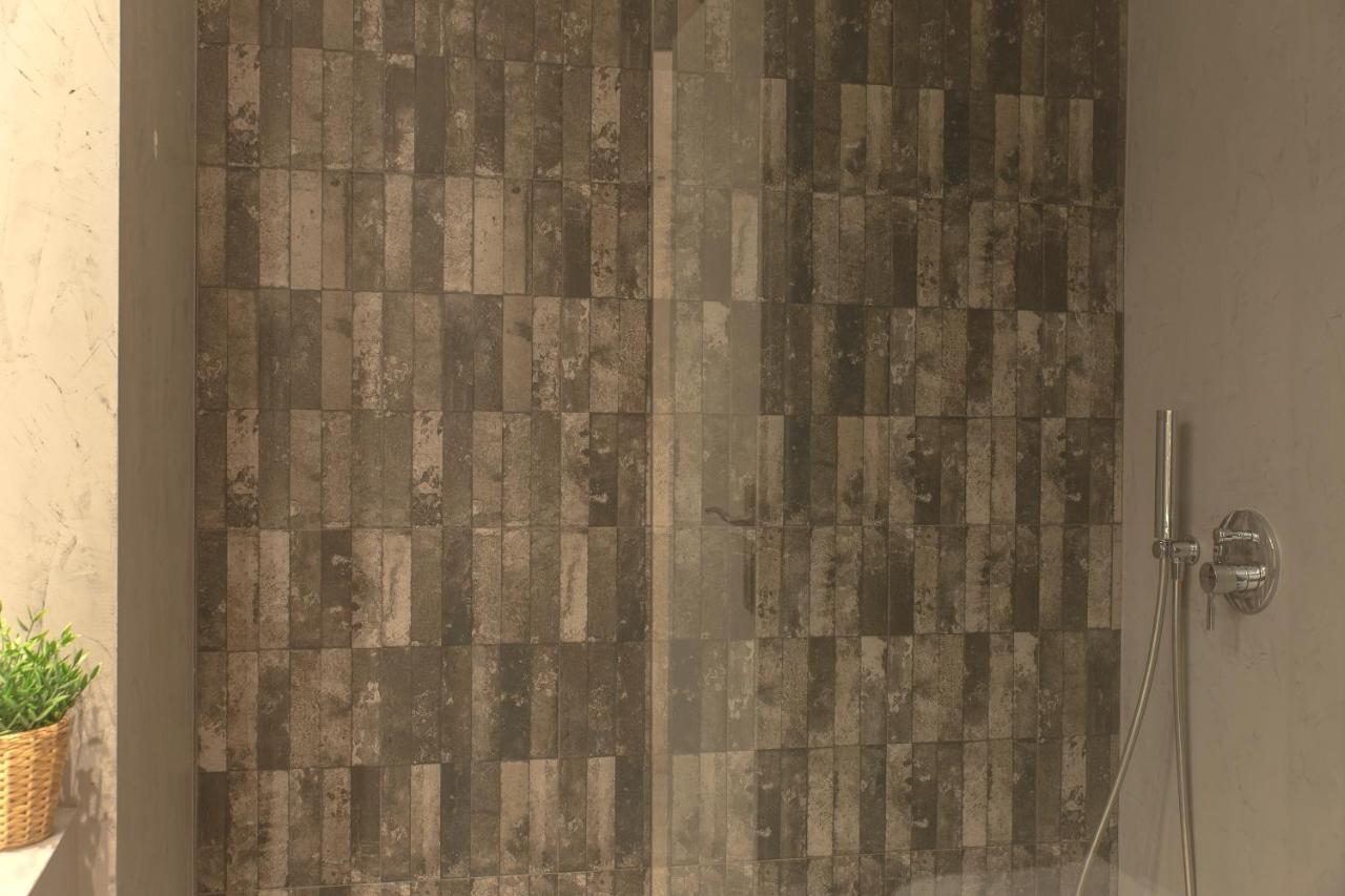Apartment Living Stone Bronze *